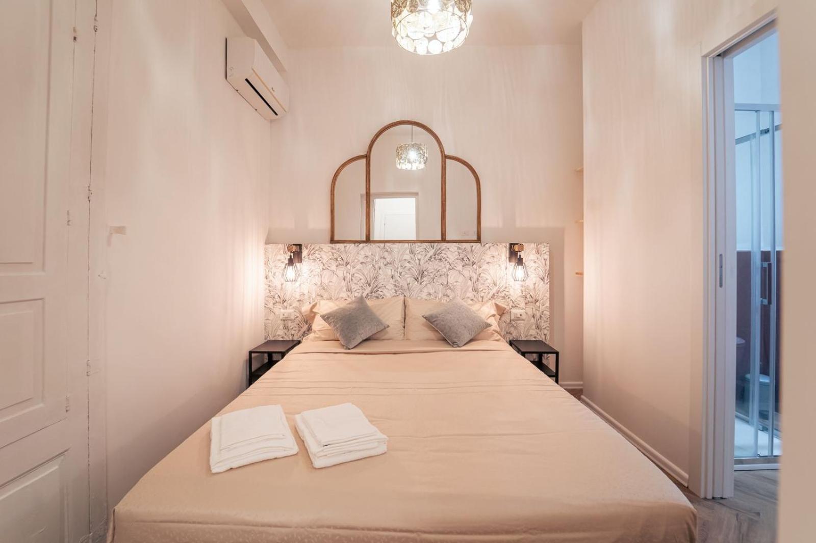 Elegant Design Apartment In Historical City Center 카타니아 외부 사진